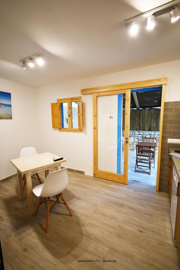 Apartamentos Cas Xurrac Es Caló Exterior foto
