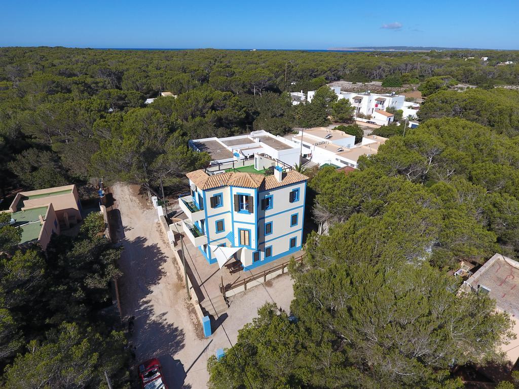 Apartamentos Cas Xurrac Es Caló Exterior foto