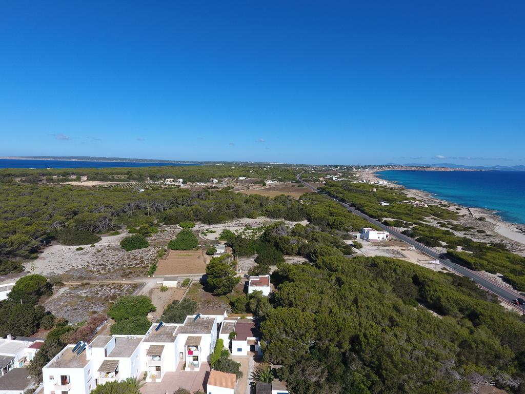 Apartamentos Cas Xurrac Es Caló Exterior foto