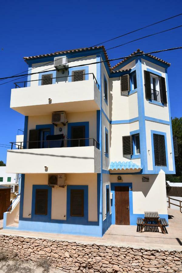 Apartamentos Cas Xurrac Es Caló Exterior foto